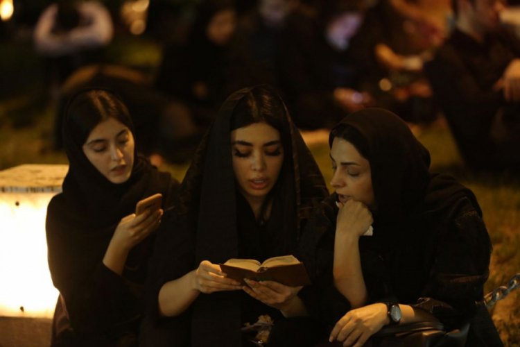 İran'da corona vir&uuml;s g&ouml;lgesinde Kadir Gecesi