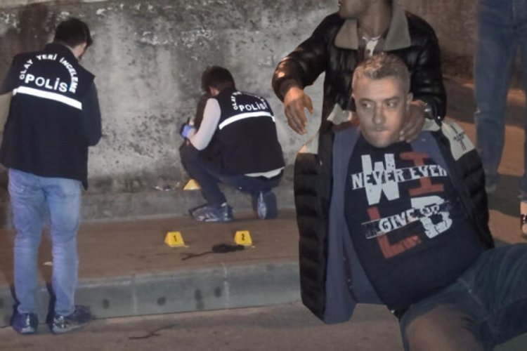 &Ouml;nce &ccedil;ocuğa &ccedil;arptılar sonra da tepki g&ouml;stereni vurdular!