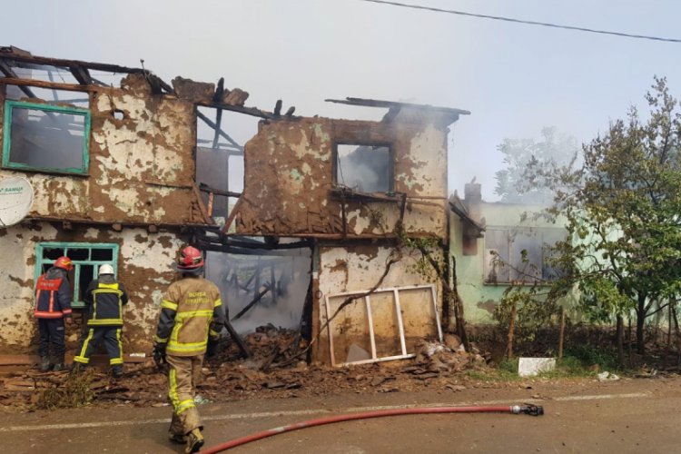 Bursa İneg&ouml;l Belediye Başkanı Taban yangınzedelere yardım eli uzattı