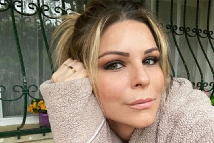 Pelin &Ouml;ztekin'den gelinlikli paylaşım