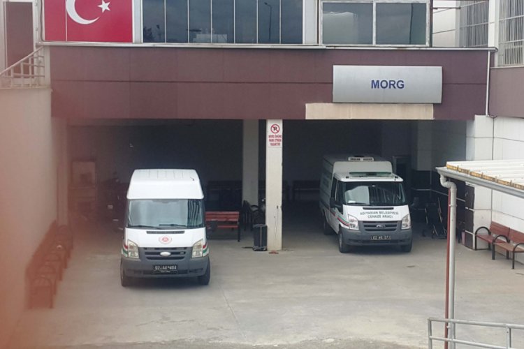 Otomobilin &ccedil;arptığı motosikletin s&uuml;r&uuml;c&uuml;s&uuml; &ouml;ld&uuml;