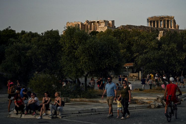 Yunanistan'da Akropolis yeniden ziyarete a&ccedil;ıldı