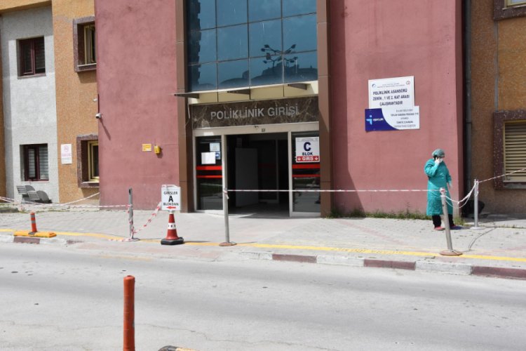 11 g&uuml;nl&uuml;k bebeğin koronavir&uuml;s testi pozitif &ccedil;ıkt