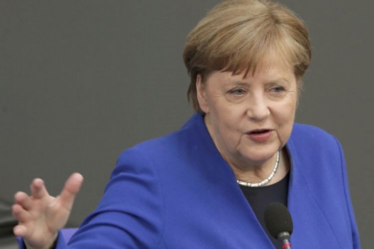 Merkel: Hi&ccedil;bir &uuml;lke bu krizi tek başına &ccedil;&ouml;zemez