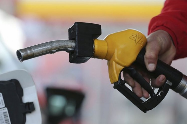 Benzin ve motorine beklenen zam geldi