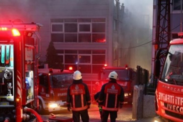 Geri d&ouml;n&uuml;ş&uuml;m tesisinde yangın &ccedil;ıktı