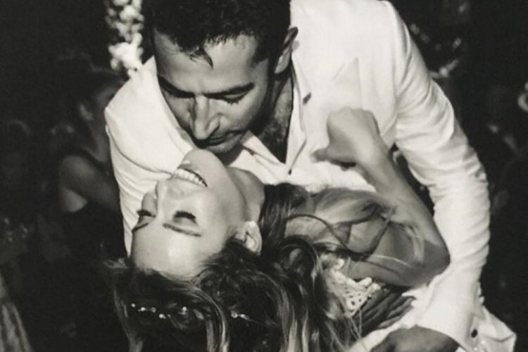 Kenan İmirzalıoğlu'ndan Sinem Kobal'a 150 bin TL'lik jest