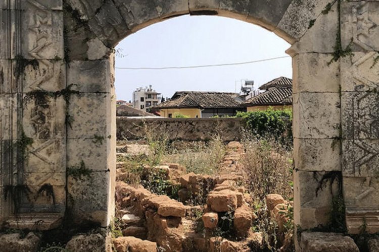 Yivli Minare'nin restorasyonunda 40 mezar bulundu