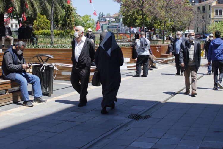 Maskesiz sokağa &ccedil;ıkma yasağının olduğu il sayısı 28'e y&uuml;kseldi