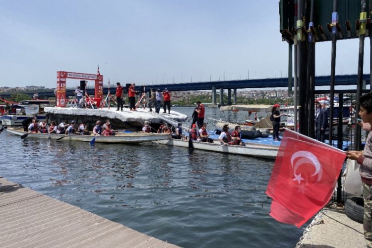 Hali&ccedil; 19 Mayıs'ta kırmızı beyaz oldu