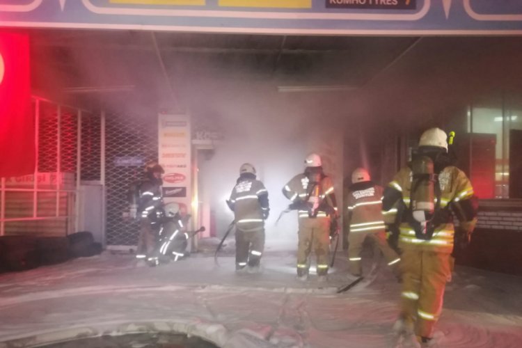 Korkutan yangında 8 katlı bina boşaltıldı