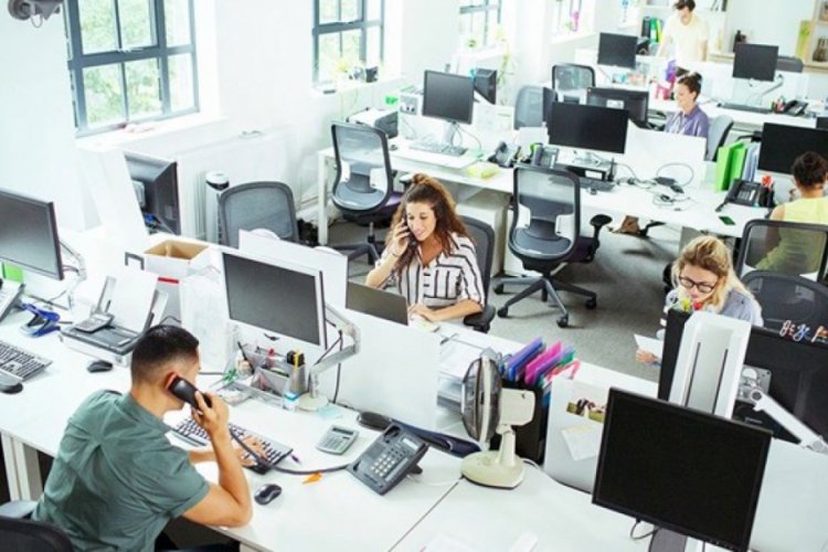Milyonlarca &ccedil;alışan haziranda ofise d&ouml;nmeye hazırlanıyor
