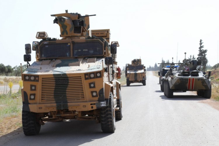 İdlib'deki M4 yolunda 12'nci T&uuml;rk-Rus devriyesi yapıldı