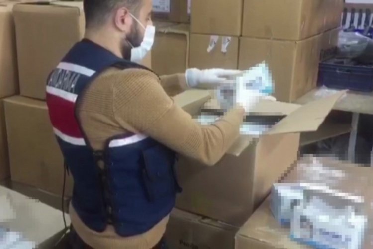 İzinsiz &uuml;retilen 800 bin adet maske ele ge&ccedil;irildi
