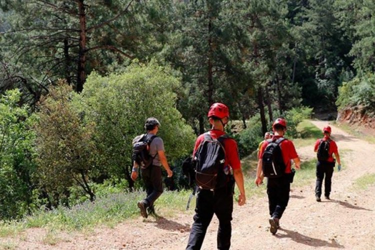 Kayıp dağcı i&ccedil;in arama &ccedil;alışması s&uuml;r&uuml;yor