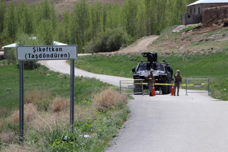 Van'da Taşd&ouml;nd&uuml;ren Mahallesi karantinaya alındı