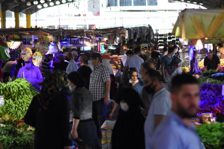 Bursa'da sokağa &ccedil;ıkma yasağı sonrası pazarlarda adım atacak yer kalmadı