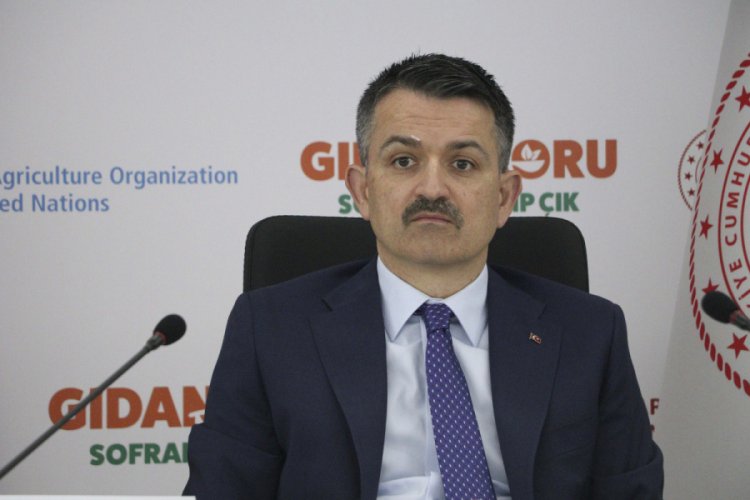 Pakdemirli: Gıda israfını y&uuml;zde 2 iyileştirirsek 360 bin ailenin ge&ccedil;im giderini karşılarız