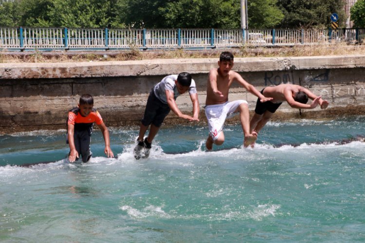 &Ccedil;ocukların sokak izninde tehlikeli serinlik