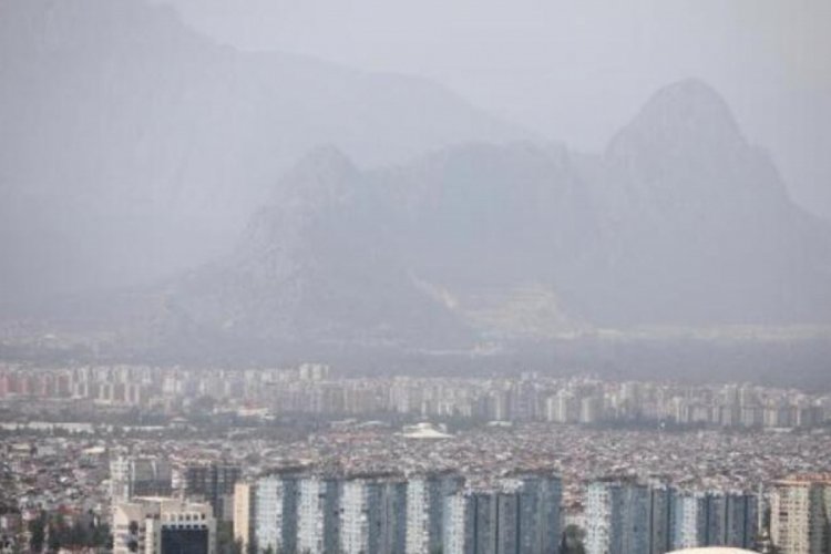 "G&ouml;ky&uuml;z&uuml;ndeki toz, yağmurla birlikte &ccedil;amura d&ouml;nebilir"