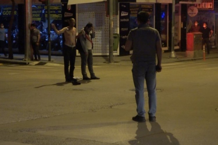 Alkoll&uuml; şahıs elindeki cam par&ccedil;asıyla dehşet sa&ccedil;tı!