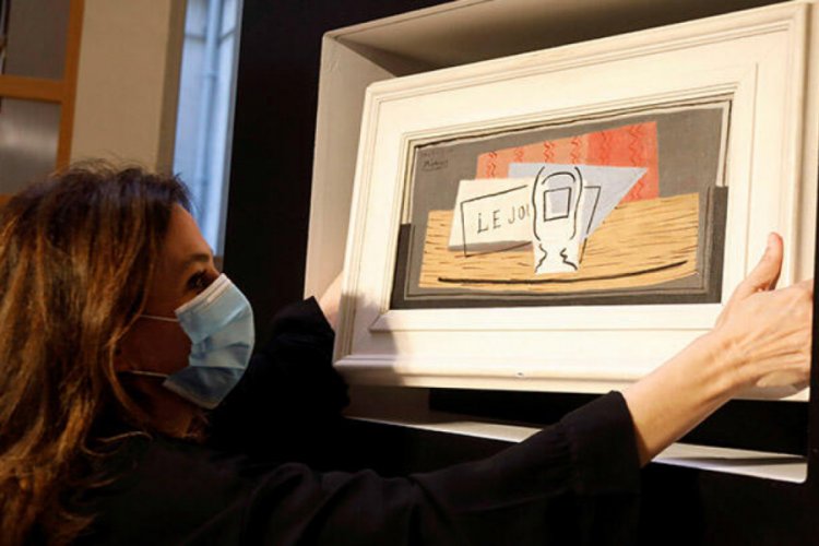 Oğlunun hediye ettiği biletle &ccedil;ekilişe katıldı, Picasso tablosu kazandı!