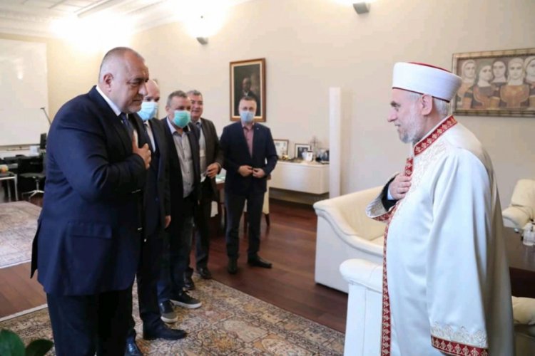 Bulgaristan'da bayram namazı a&ccedil;ık havada ve maskeyle kılınacak
