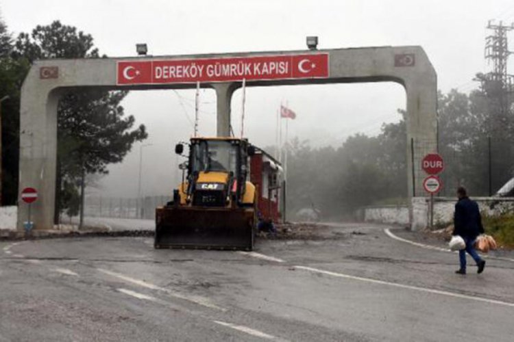 Giriş ve &ccedil;ıkışlara a&ccedil;ılan Derek&ouml;y Sınır Kapısı'nda d&uuml;zenleme