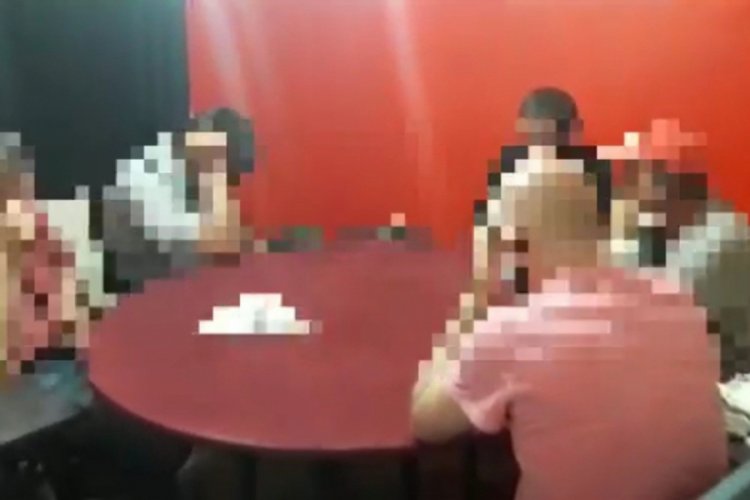 Polis ekipleri ikametten bozma kumarhanede 13 şahsı yakaladı