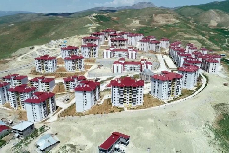 Yüksekova�da anahtarlar teslim edilmeye devam ediliyor Güncel