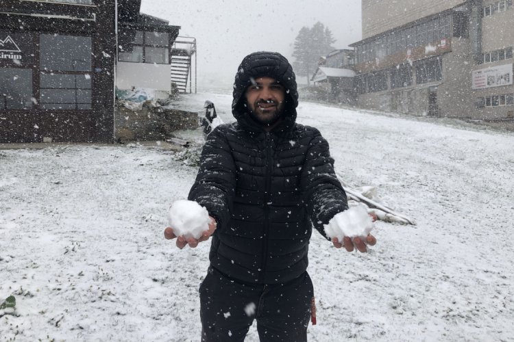 Bursa Uludağ'da kar yağışı