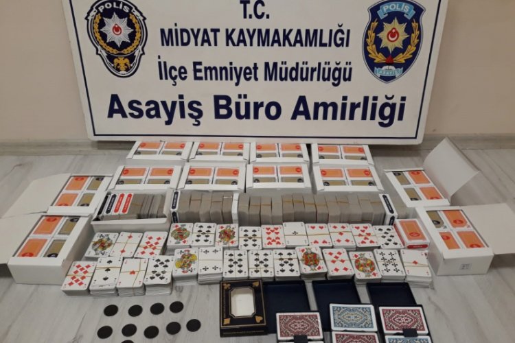 Kumar oynayan ve sosyal mesafeye uymamaktan 7 şahsa ceza kesildi