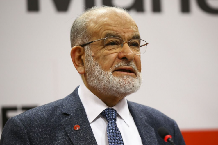 Karamollaoğlu: Alimle cahil arasında bir ayrım yapmaması, demokrasinin dezavantajı