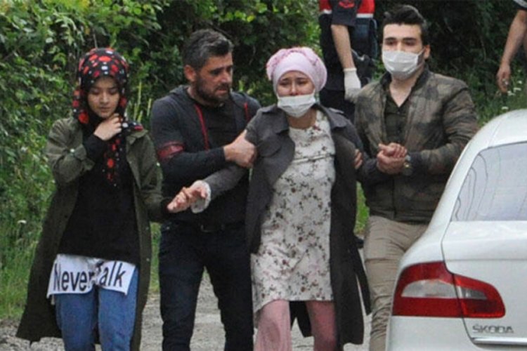 'Lambadan rahatsız oluyorum' diyen komşu dehşet sa&ccedil;tı!