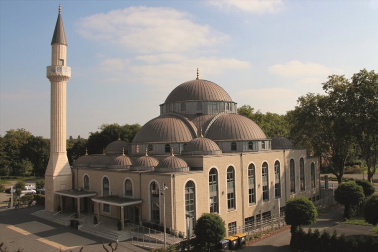 Almanya'daki camilere İslamofobik tehdit mektubu