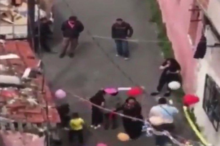 Sokakta doğum g&uuml;n&uuml; partisi; polis gelince ka&ccedil;ıştılar