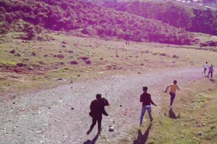 Yasağa aldırmayıp piknik yapanlar drone g&ouml;r&uuml;nce ka&ccedil;tılar