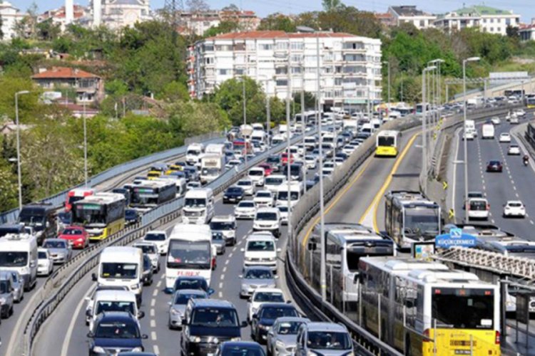 Trafik sigortasında zam yarı yarıya indi