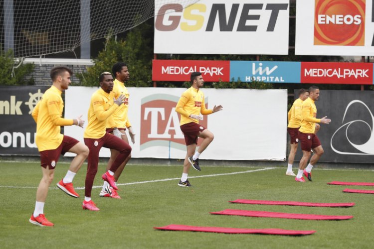 Galatasaray'da teknik heyet genişleyecek