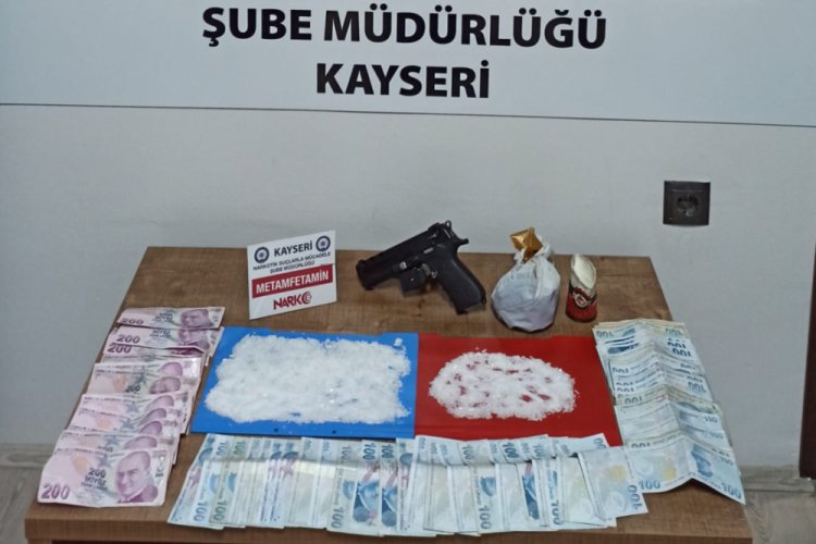 Kayseri'de uyuşturucu operasyonu: 10 g&ouml;zaltı