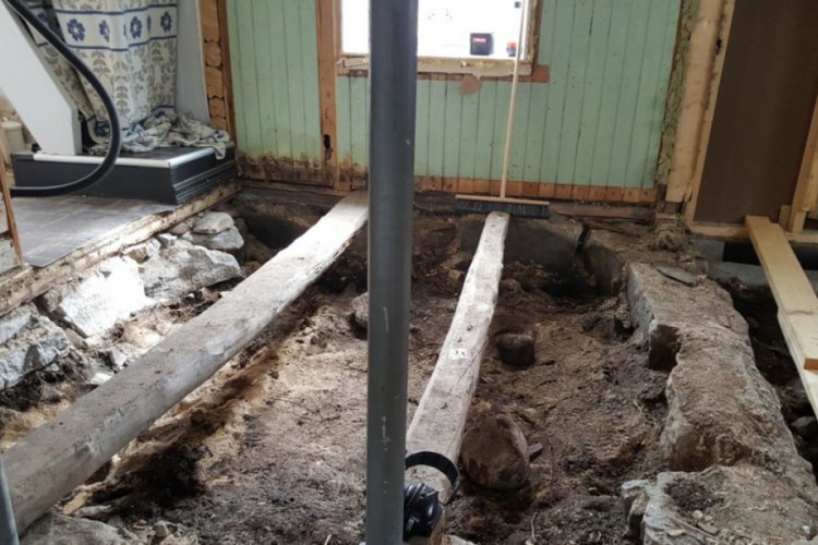 Evlerini restore ederken Viking mezarı buldular