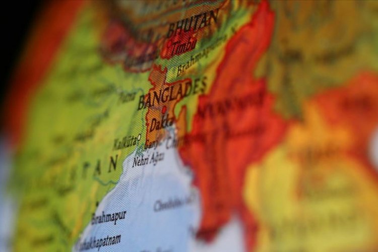 Bangladeş'te sahte i&ccedil;kiden 16 kişi yaşamını yitirdi