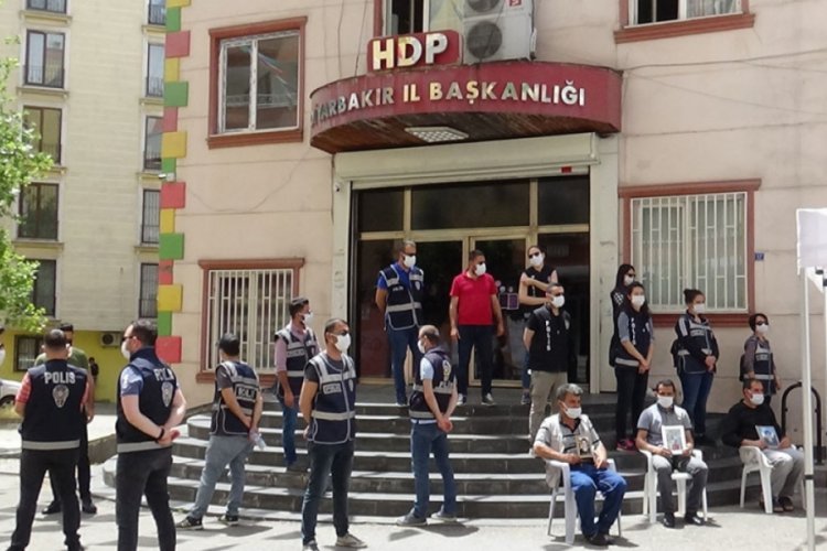 HDP &ouml;n&uuml;ndeki ailelerin evlat n&ouml;beti 269'uncu g&uuml;n&uuml;nde