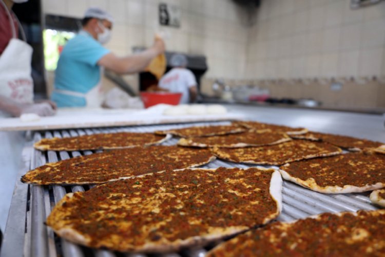 Gaziantep'te yasak bitti, tepsi yemeği ve lahmacuna ilgi arttı
