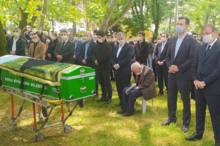 Bursa'da hayatını kaybeden ilahiyat&ccedil;ı M&uuml;rşit Kavurmacı son yolculuğuna uğurlandı