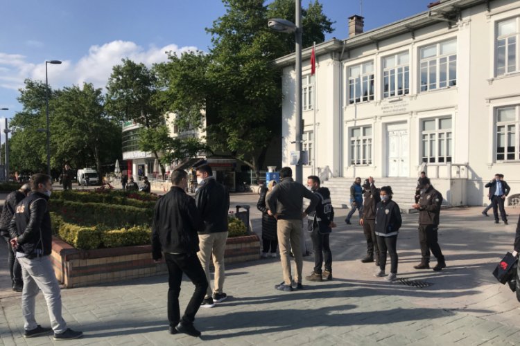 Sakarya'da unutulan &ccedil;anta polis ekiplerini alarma ge&ccedil;irdi