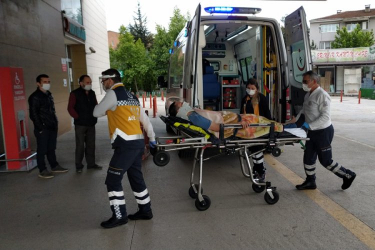 Bursa'da kiraz ağacından düşen işçi ağır yaralandı