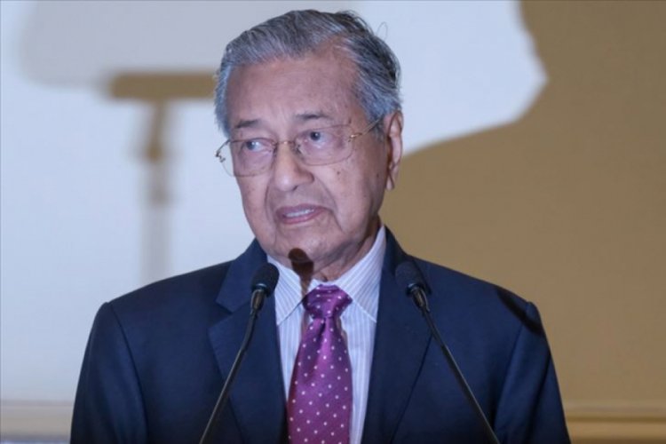 Eski Malezya Başbakanı Mahathir kurucusu olduğu partiden ihra&ccedil; edildi