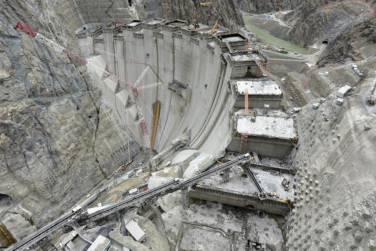 T&uuml;rkiye'nin en y&uuml;ksek barajı 205 metreye ulaştı