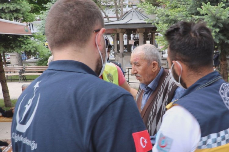 Camide bayıldı, namaz i&ccedil;in hastaneye gitmek istemedi